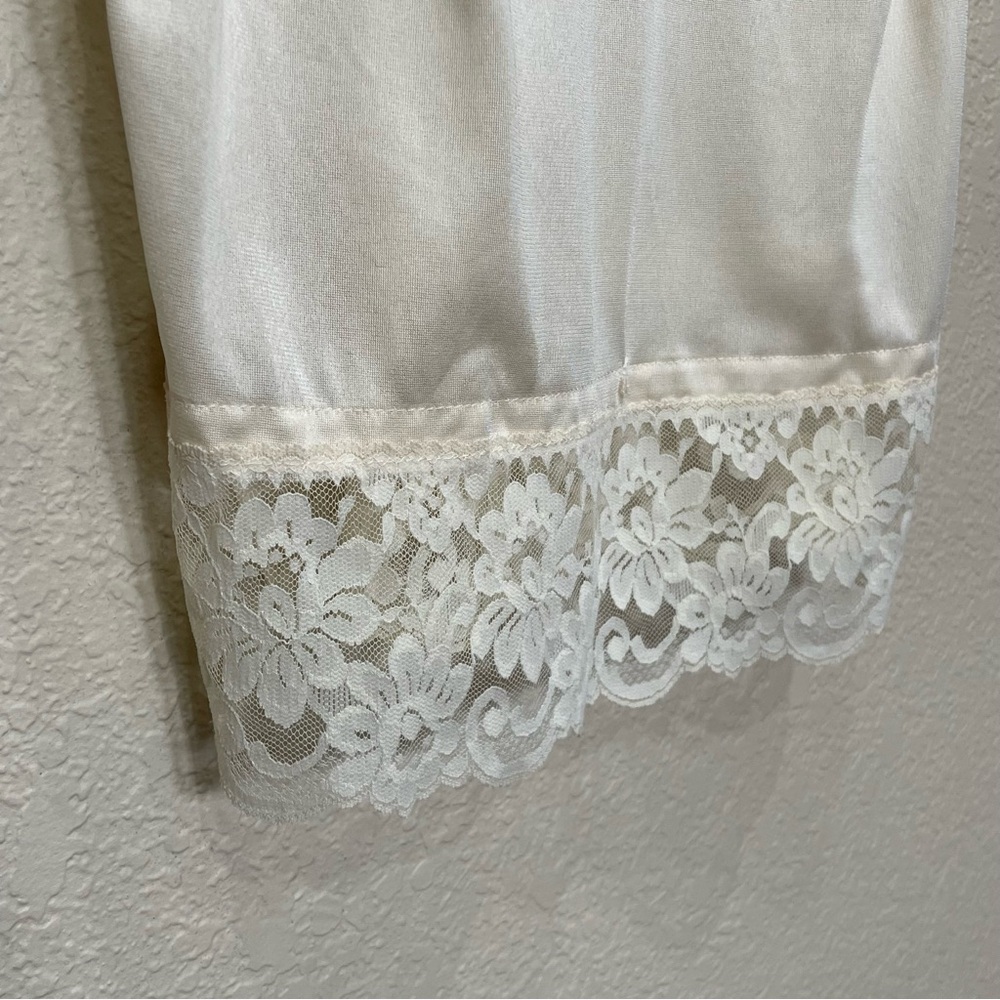 Vintage Elegant Off White Lace Cami Lingerie Top - Picture 2 of 9